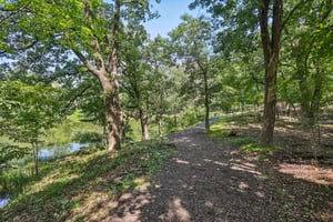 River Woods Ln-2907-911.jpg