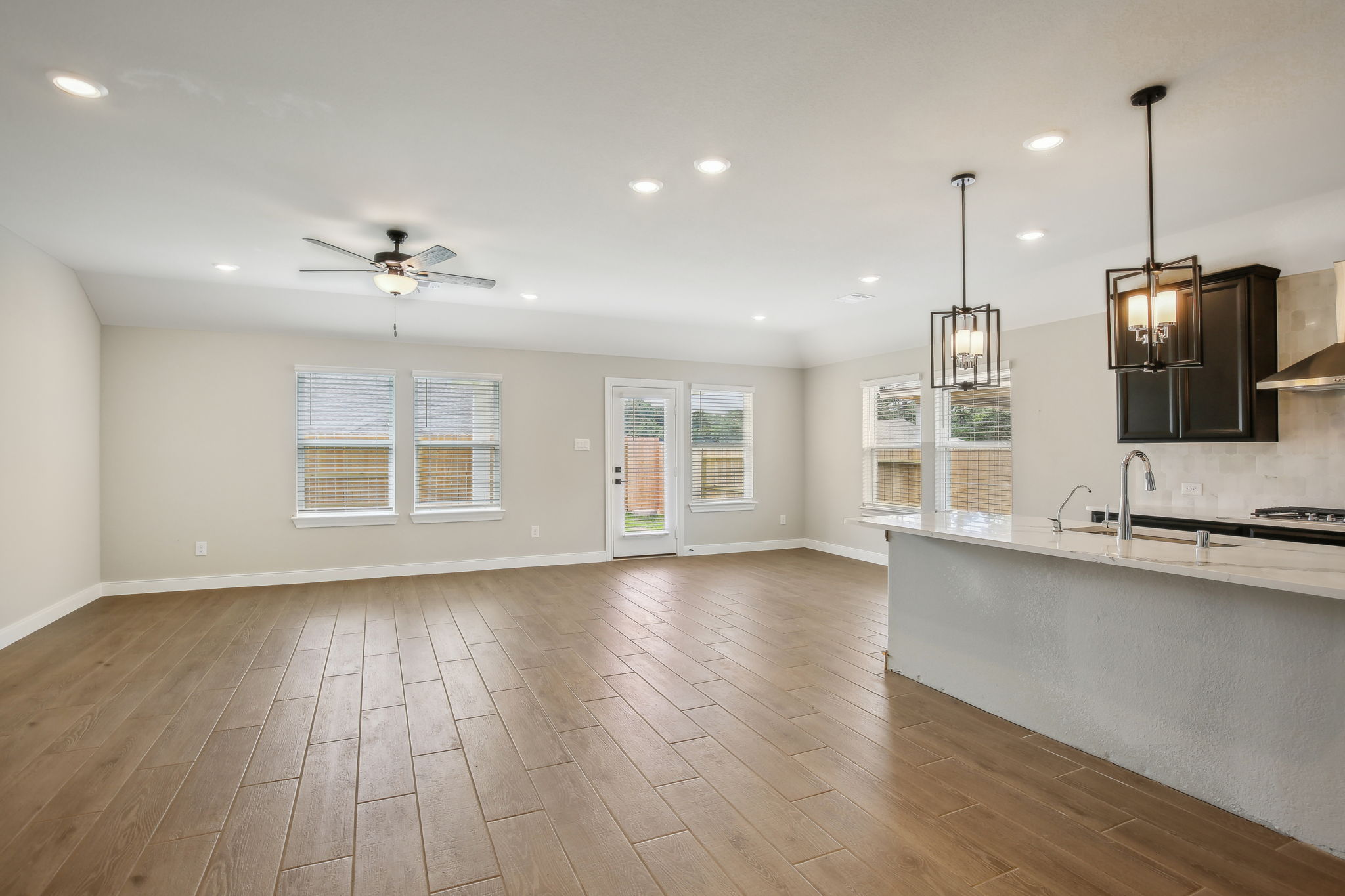 Houston - Montgomery Oaks - 1880 Canyon Oaks St, Conroe, TX 77304 - 005