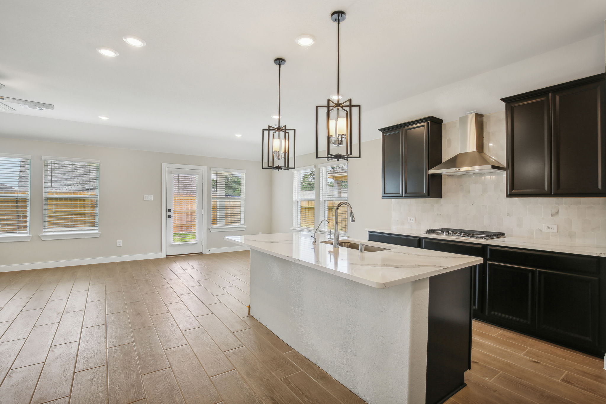 Houston - Montgomery Oaks - 1880 Canyon Oaks St, Conroe, TX 77304 - 009