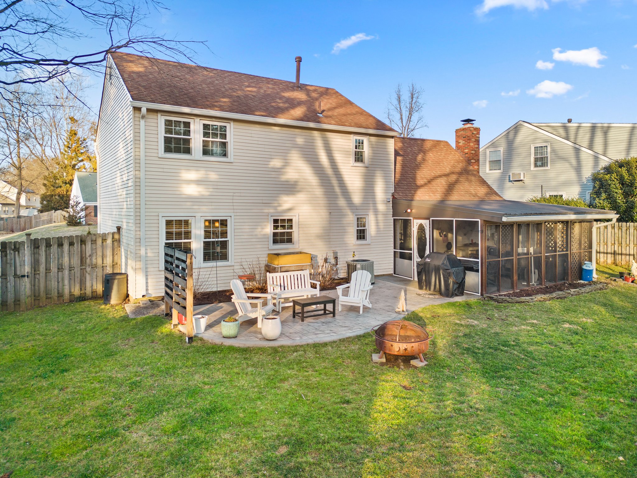 40. 1880 Harcourt Ave.jpg