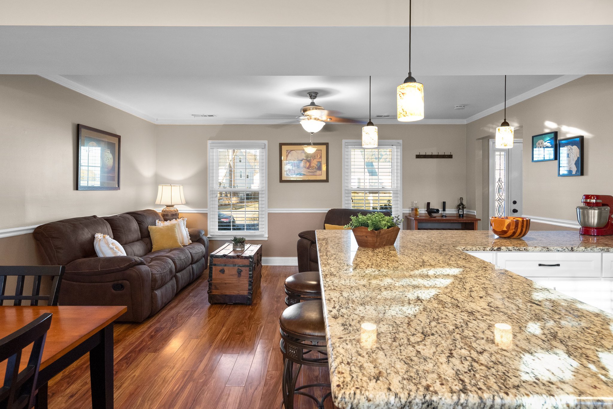 10. 1880 Harcourt Ave.jpg