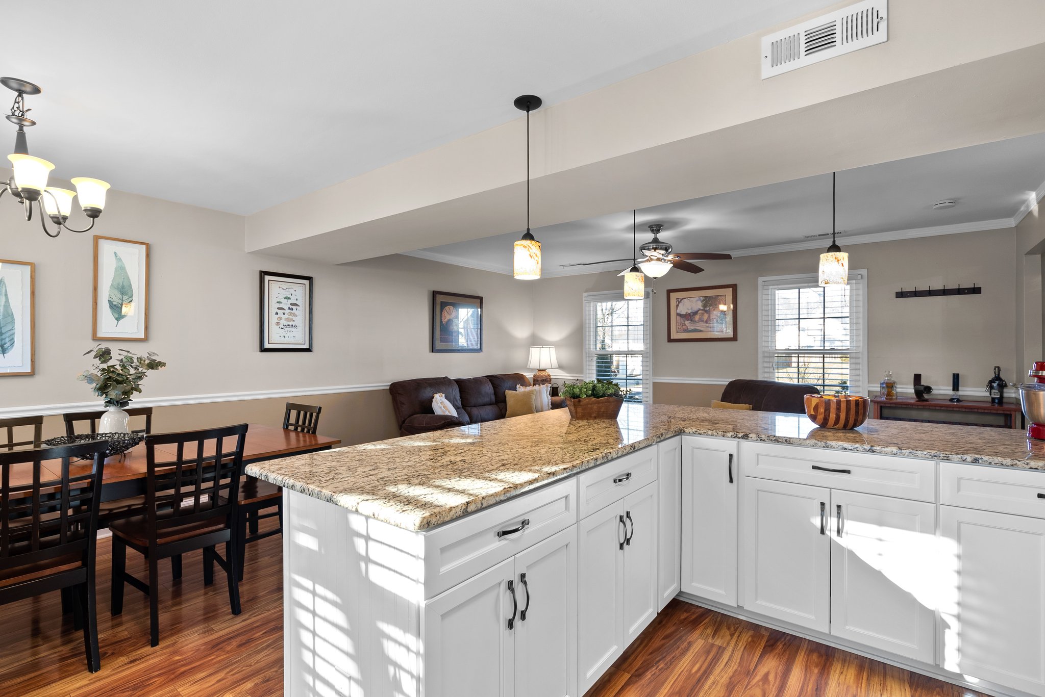 13. 1880 Harcourt Ave.jpg