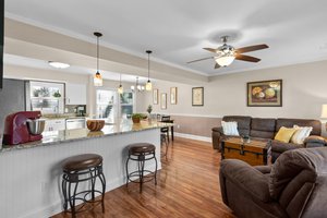 06. 1880 Harcourt Ave.jpg