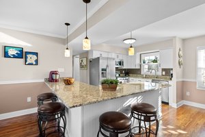 11. 1880 Harcourt Ave.jpg