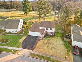 44. 1880 Harcourt Ave.jpg