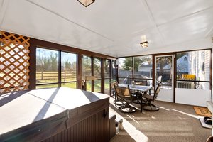 24. 1880 Harcourt Ave.jpg