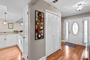 17. 1880 Harcourt Ave.jpg