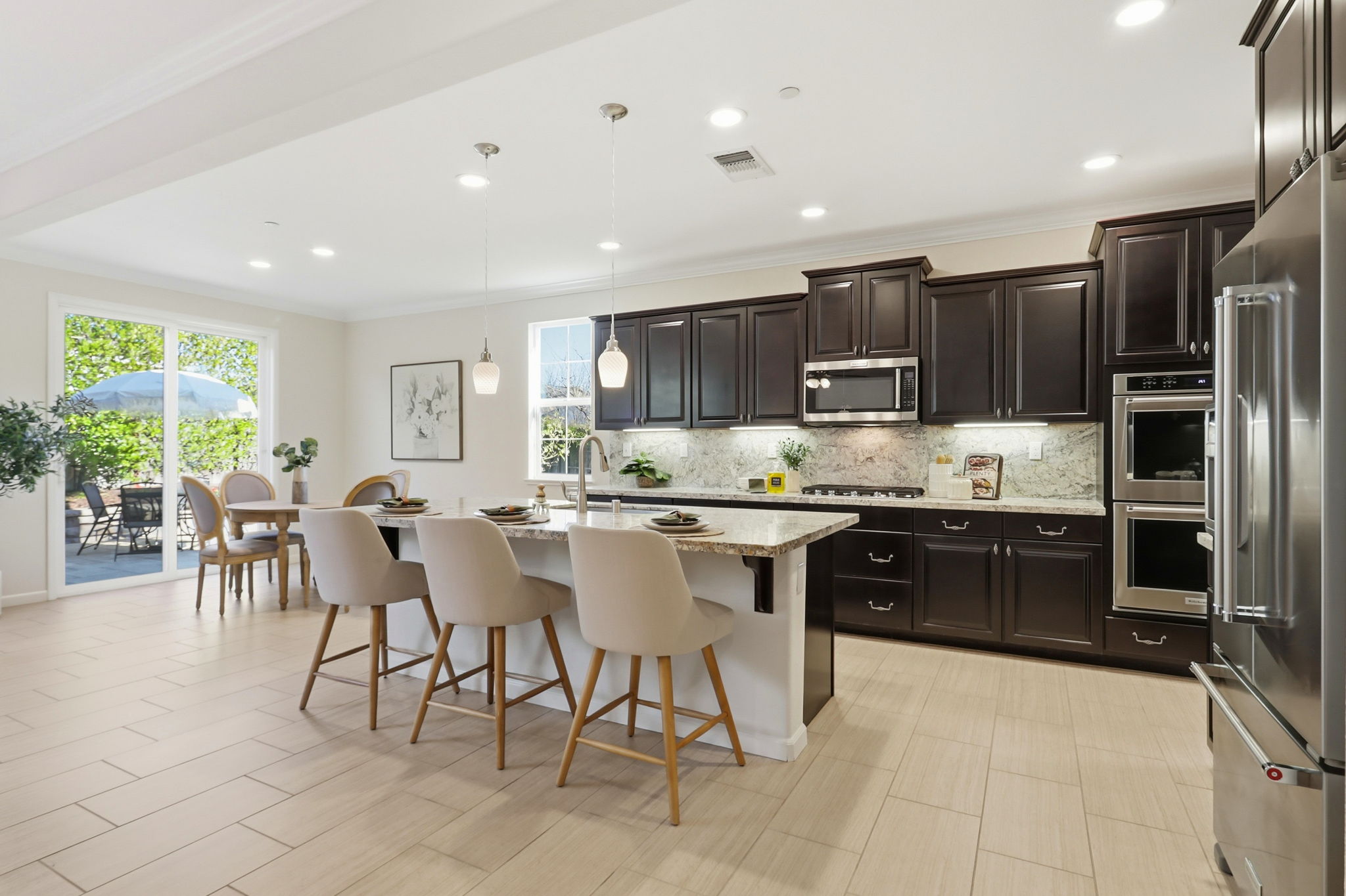 011_F8_18800 Paprika Dr