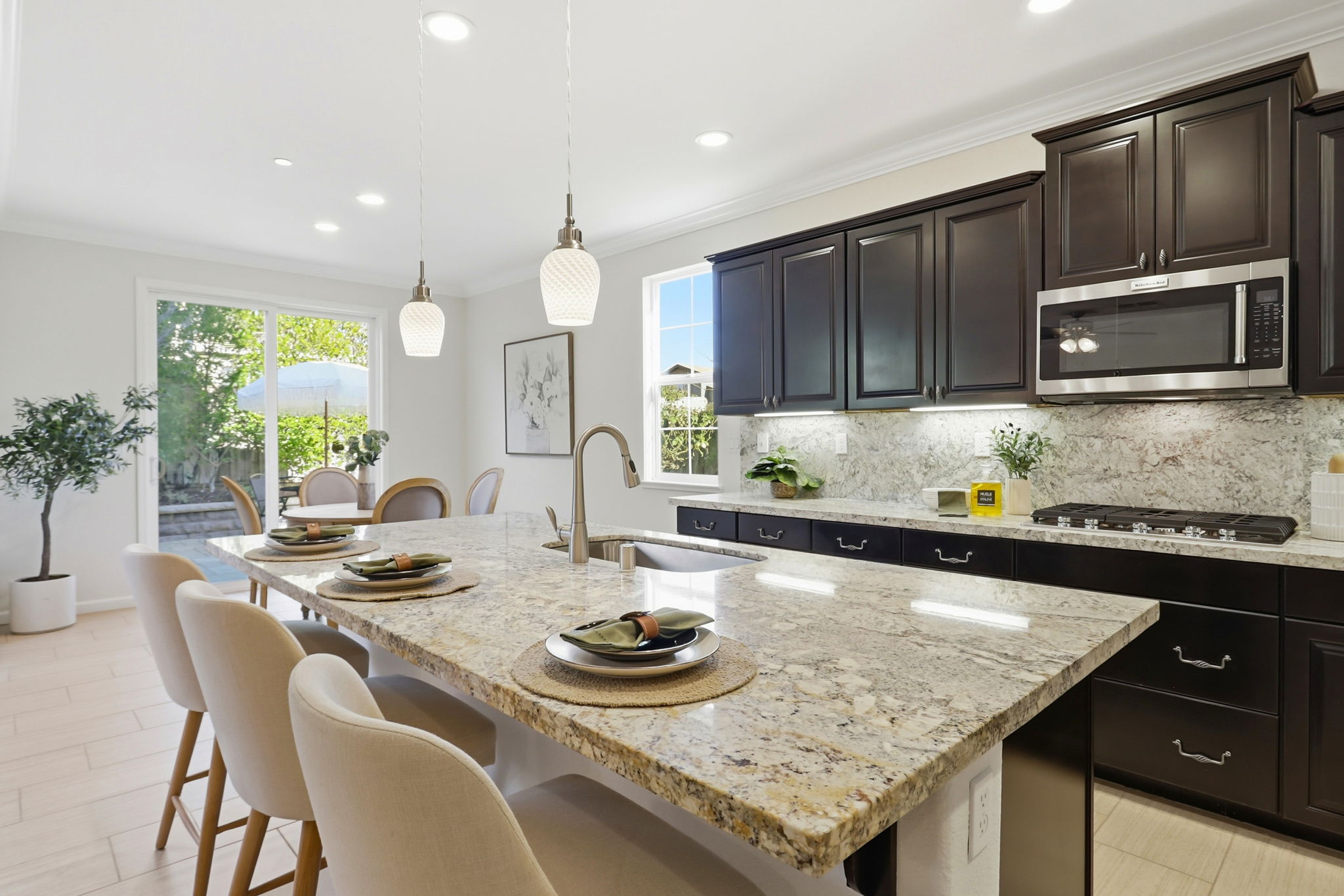 015_F8_18800 Paprika Dr