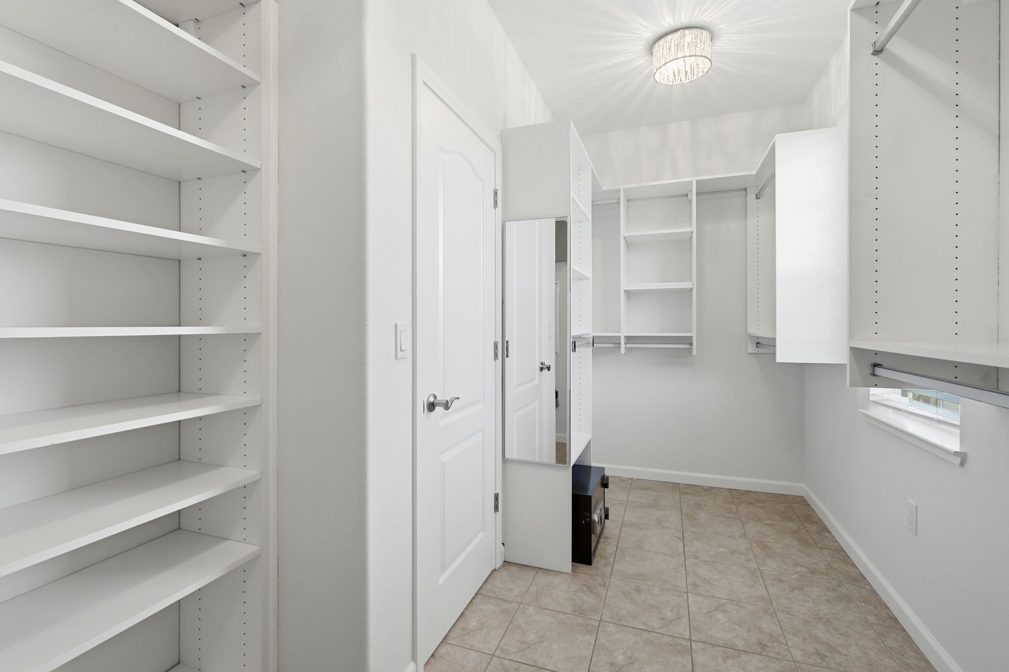 042_F8_18800 Paprika Dr