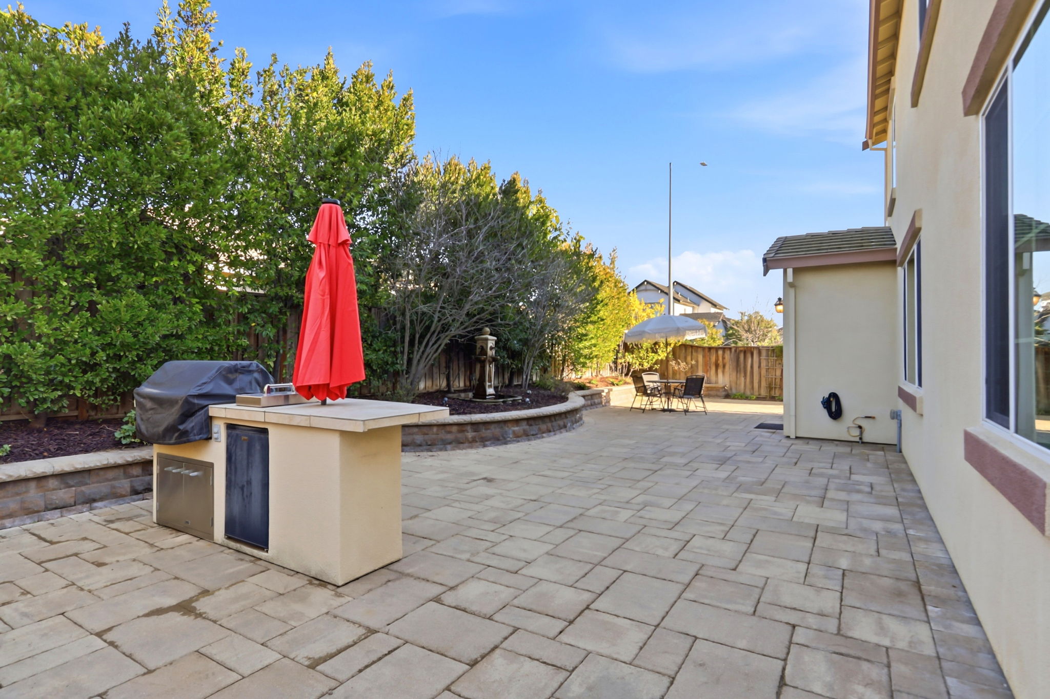 055_F8_18800 Paprika Dr