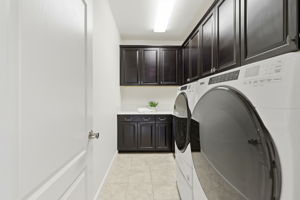 053_F8_18800 Paprika Dr