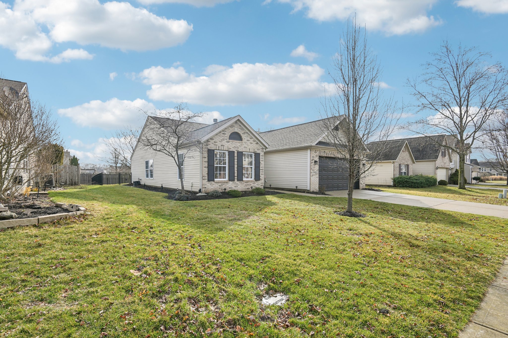 Edwards Grove Dr-S0703-003.jpg