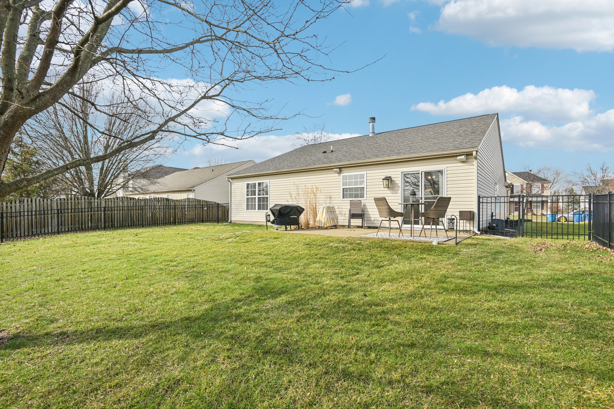 Edwards Grove Dr-S0703-047.jpg