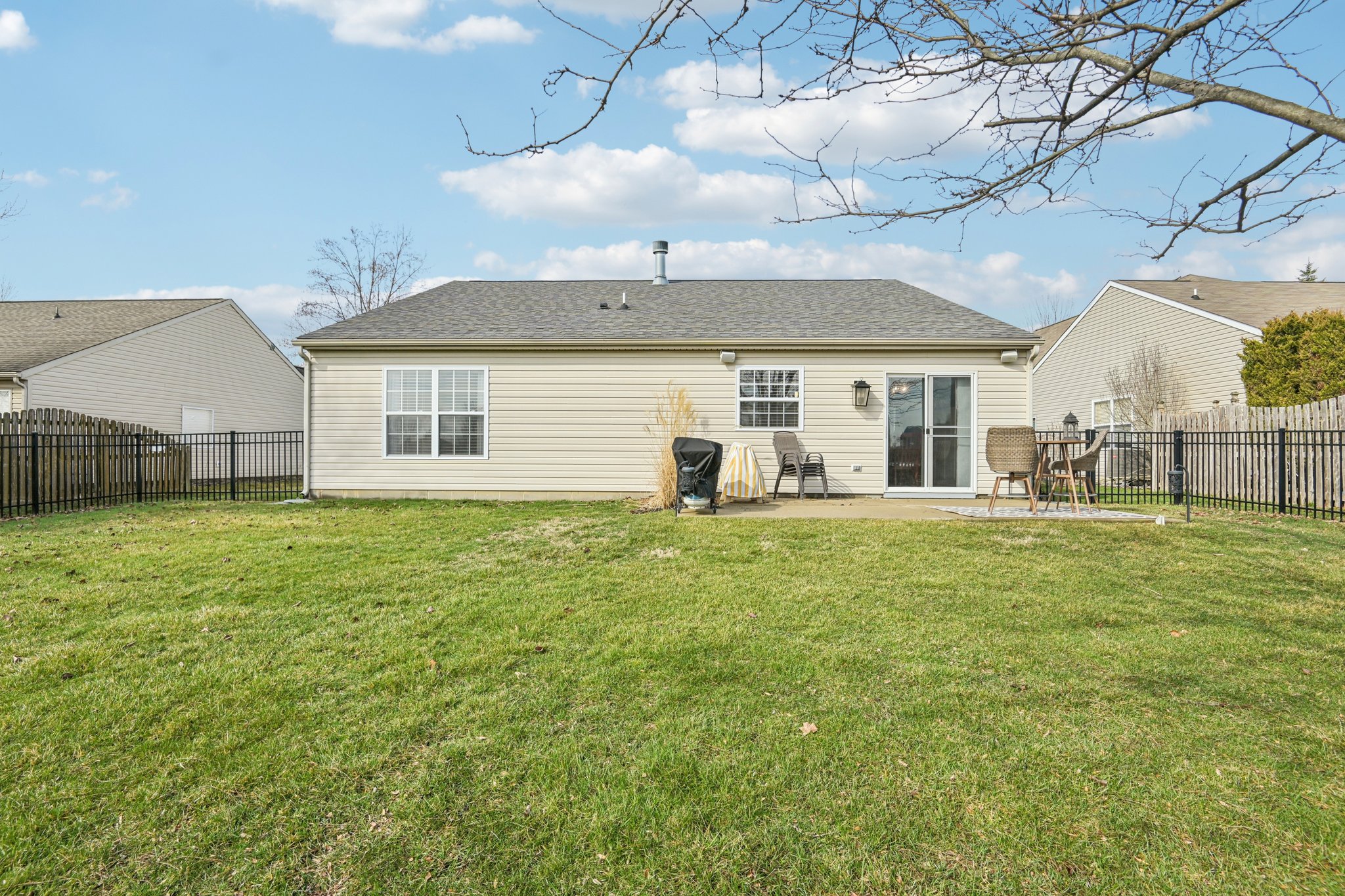 Edwards Grove Dr-S0703-048.jpg