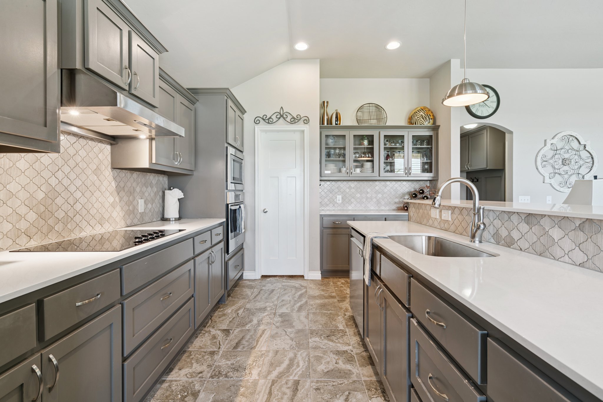 18809 Vea Dr_016.jpg