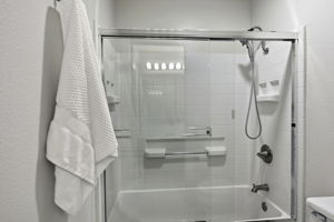  Photo 33