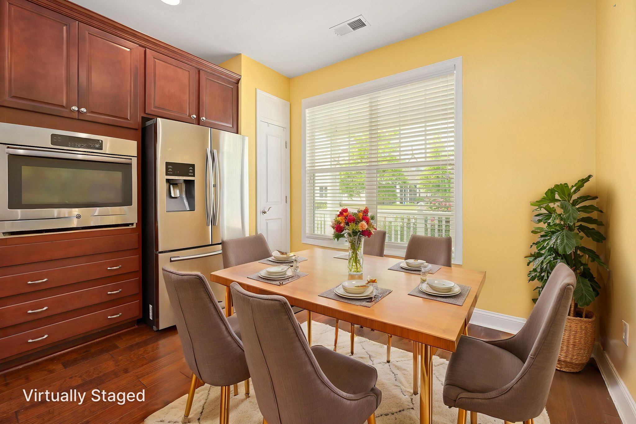 _DSC2441 virtually staged.jpeg