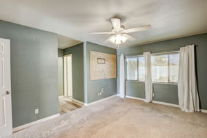N 31st Dr-027