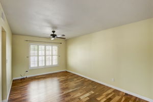 N 31st Dr-009