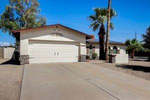 N 31st Dr-002