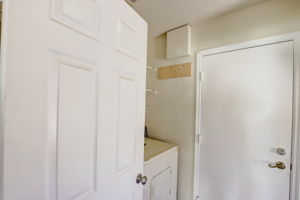 N 31st Dr-021