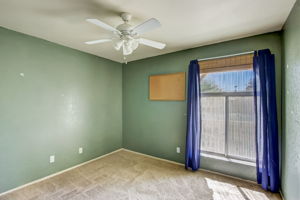 N 31st Dr-031