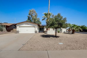 N 31st Dr-004