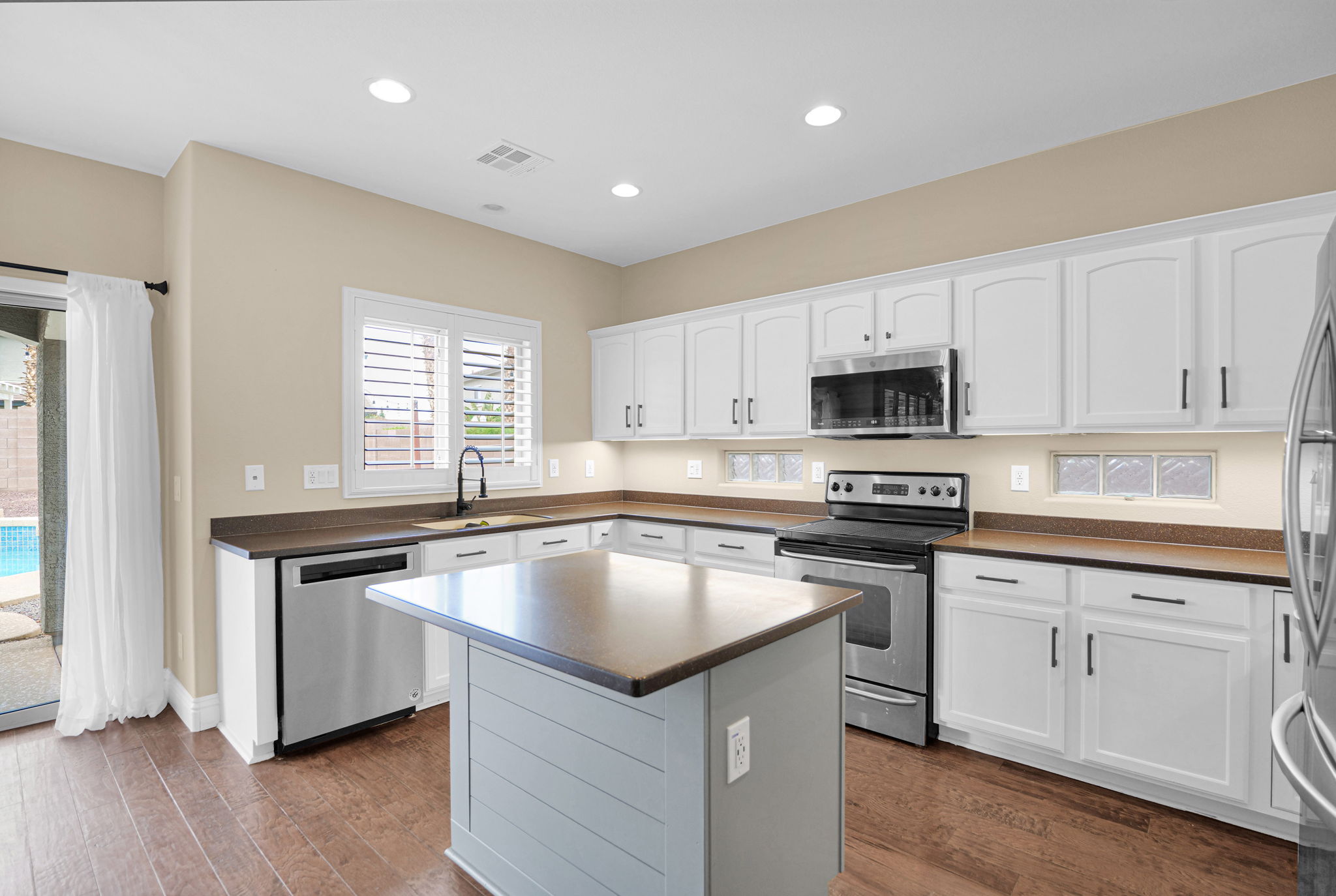 Light & Bright Kitchen