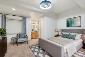 DSC09934 virtually staged.jpeg