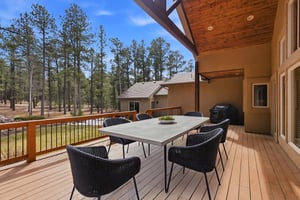 DSC09854 virtually staged.jpeg