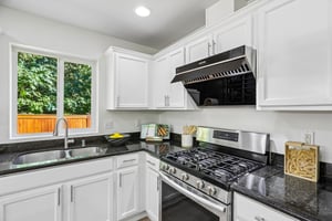 18th Pl-S0909-013.jpg