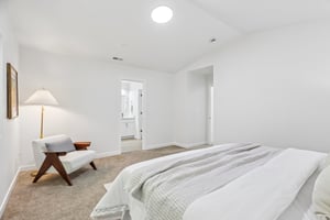 18th Pl-S0909-019.jpg