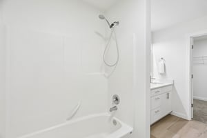 18th Pl-S0909-023.jpg