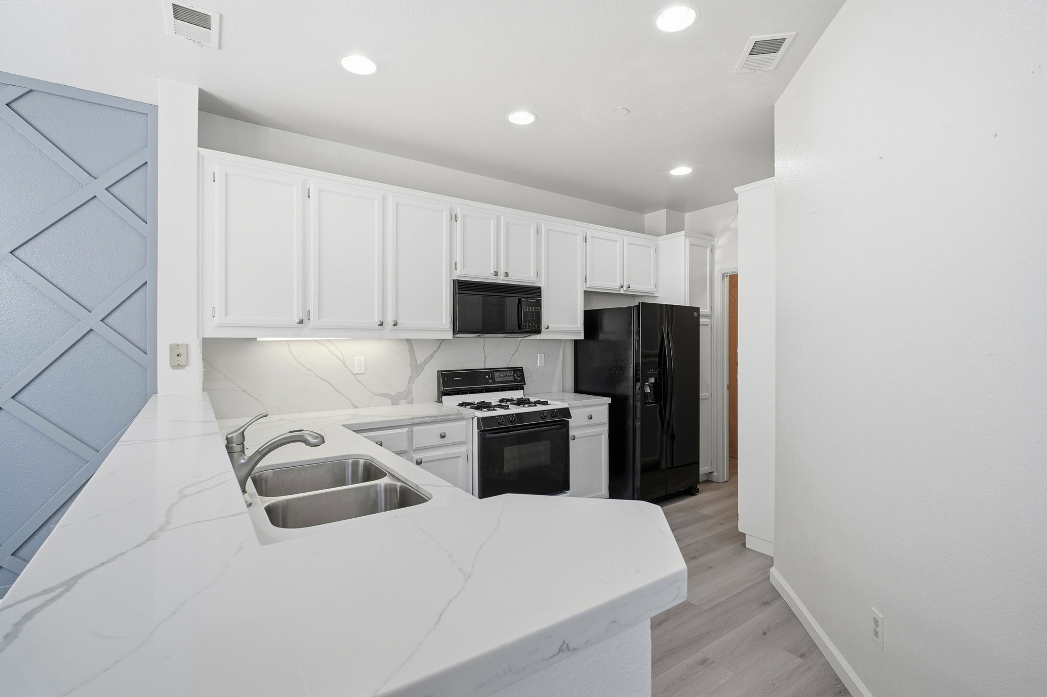 010_F8_1885 Flagstone Dr