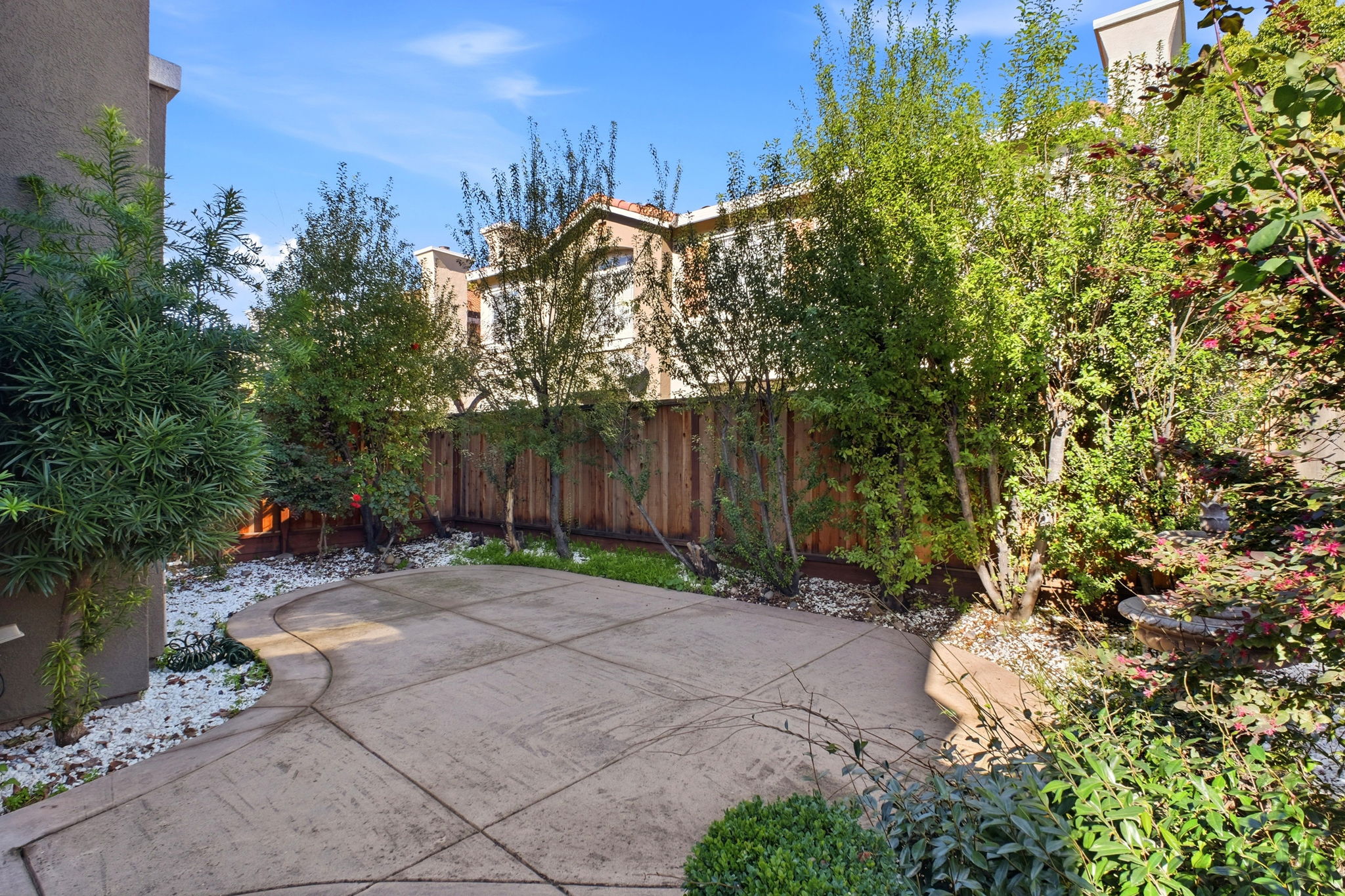 031_F8_1885 Flagstone Dr