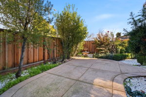 032_F8_1885 Flagstone Dr