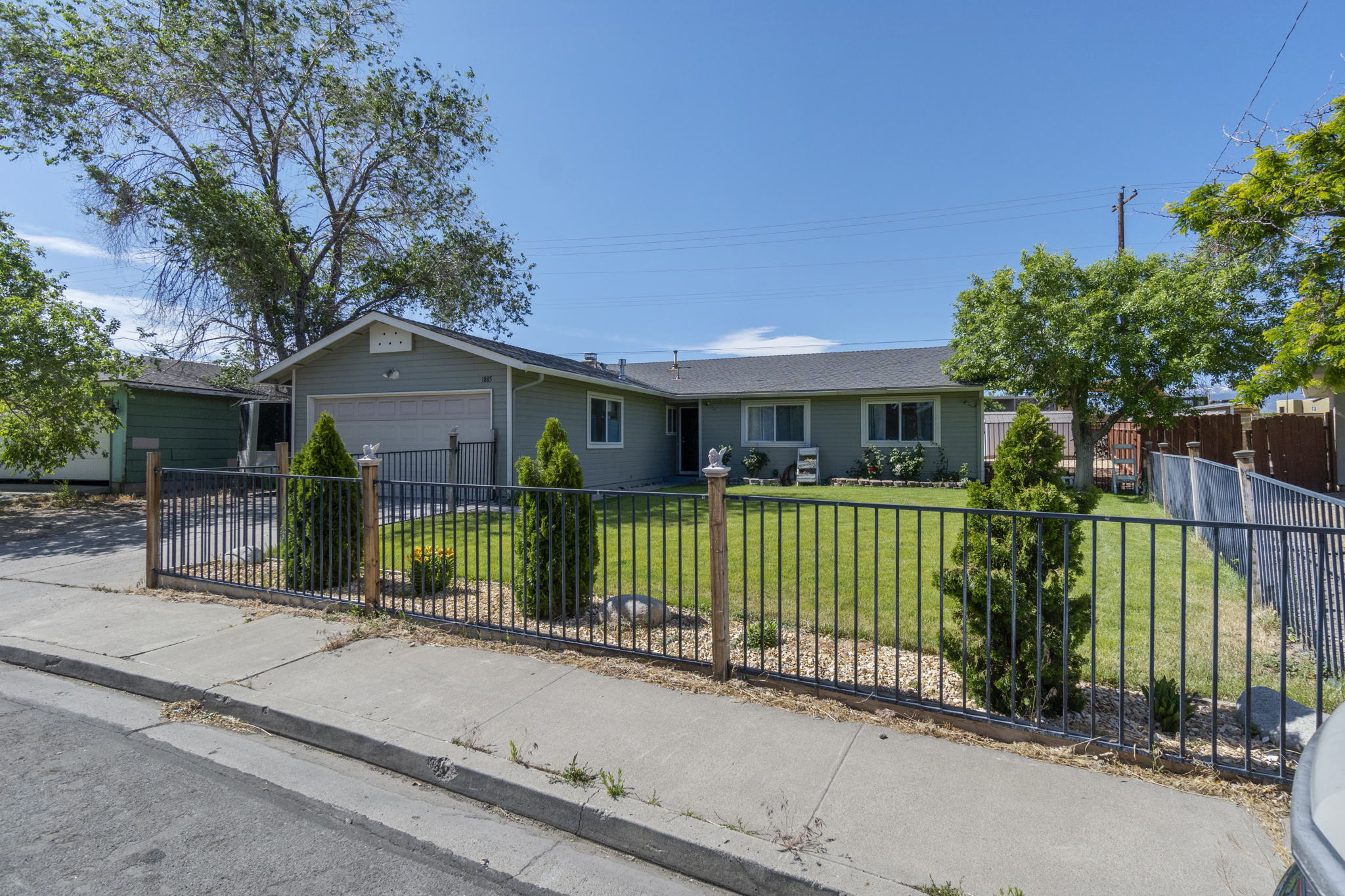 1885 Verano Dr, Sparks, NV 89431, USA Photo 3