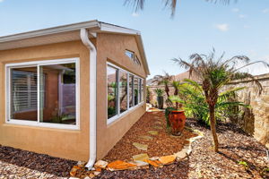 Rear Stoned Hardscaping and Privacy Wall