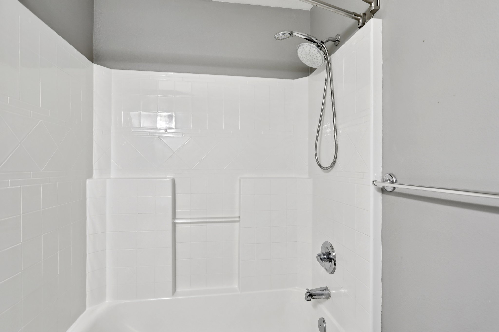 108th Ln-S1804-023.jpg