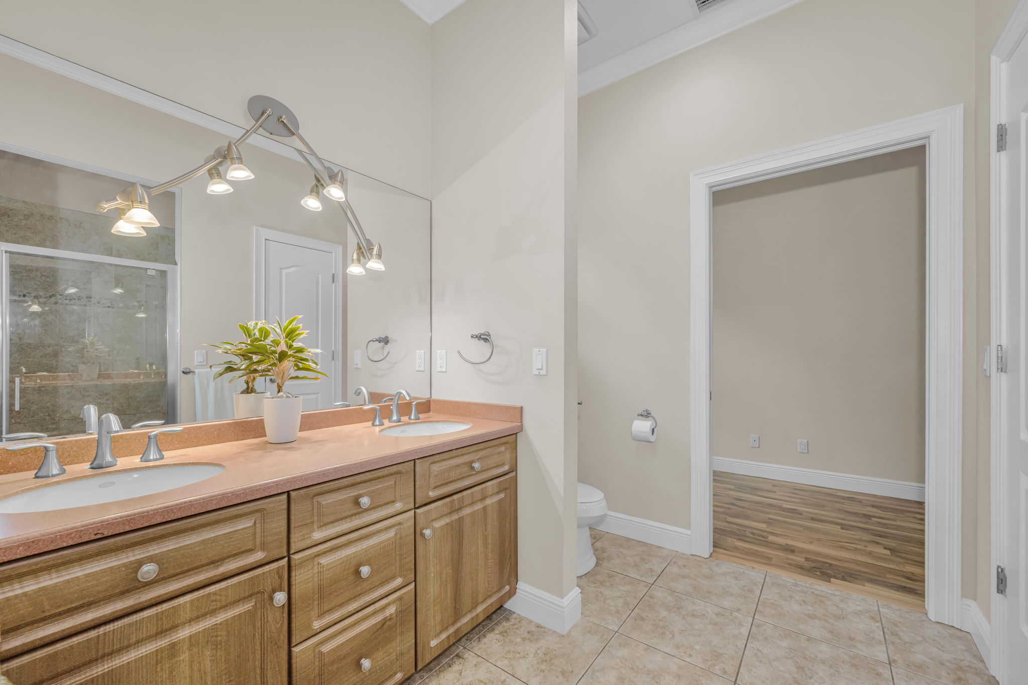 Jack and Jill Bathroom 3a