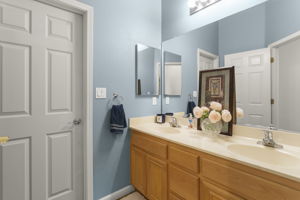 Hall bathroom #4, serving bedrooms #4-5