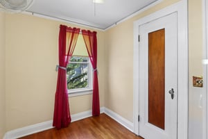 E Washington Ave-S2210-031.jpg