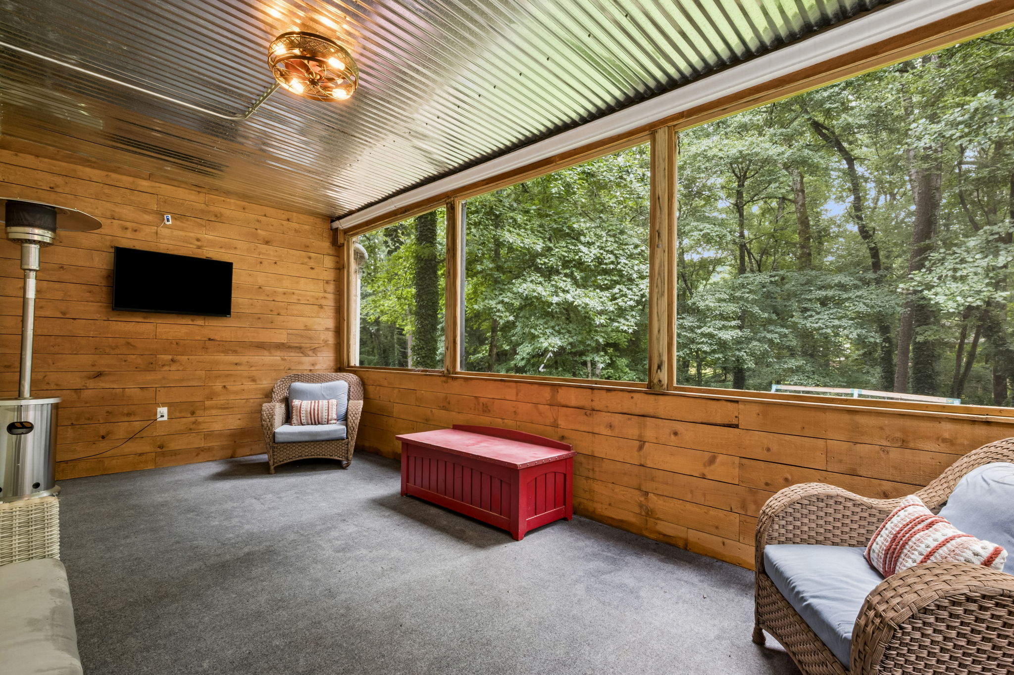 Screened-in Porch