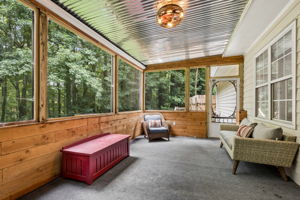 Screened-in Porch