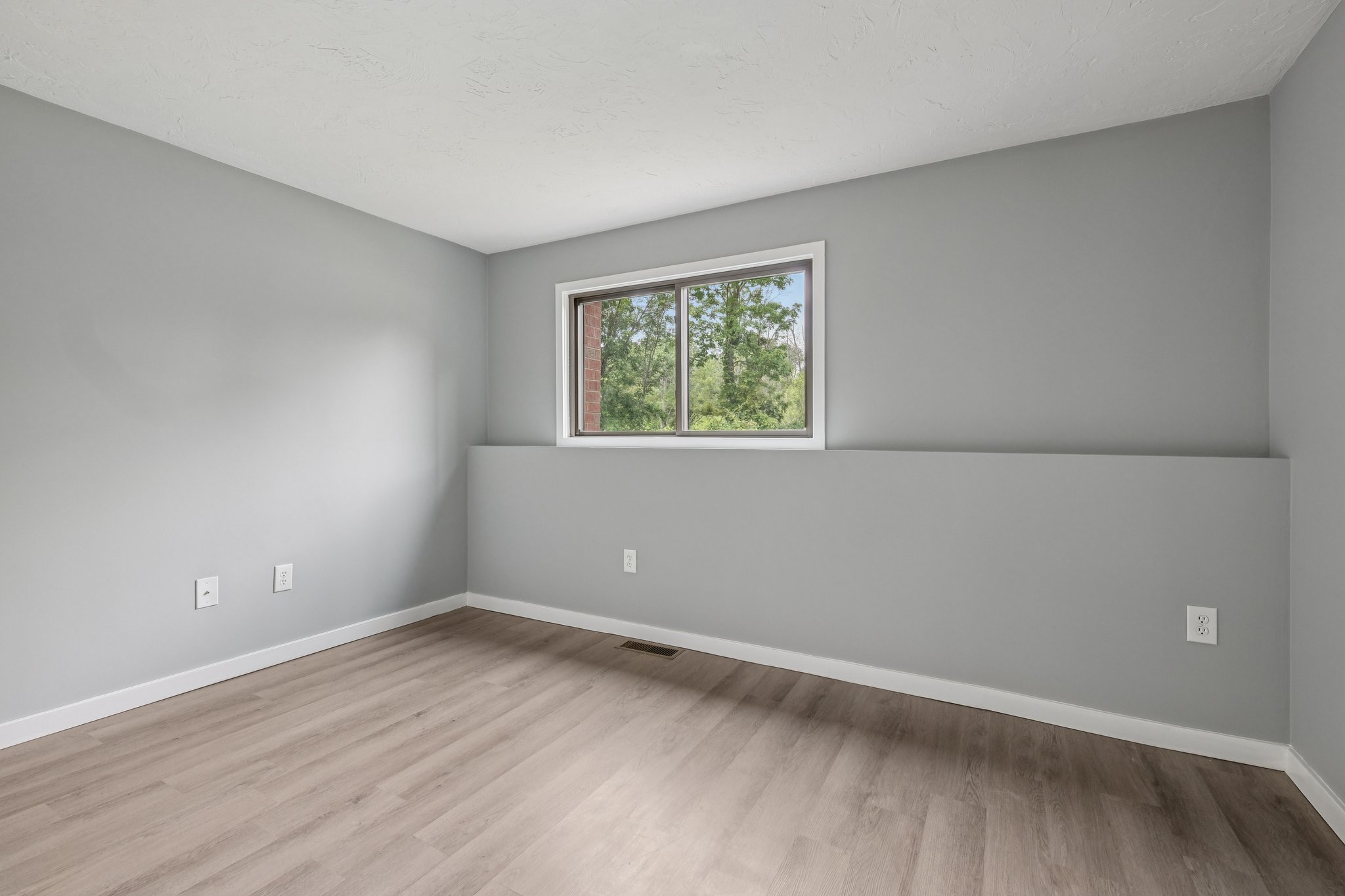 Littleton Rd 32-S0207-018.jpg
