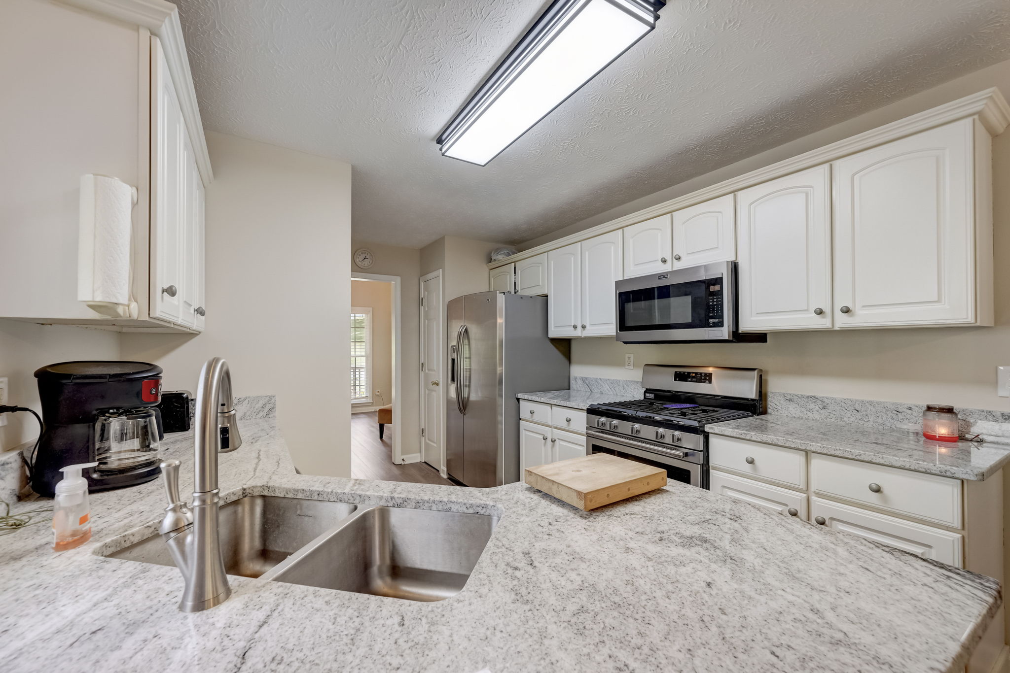 Valleyside Dr-019