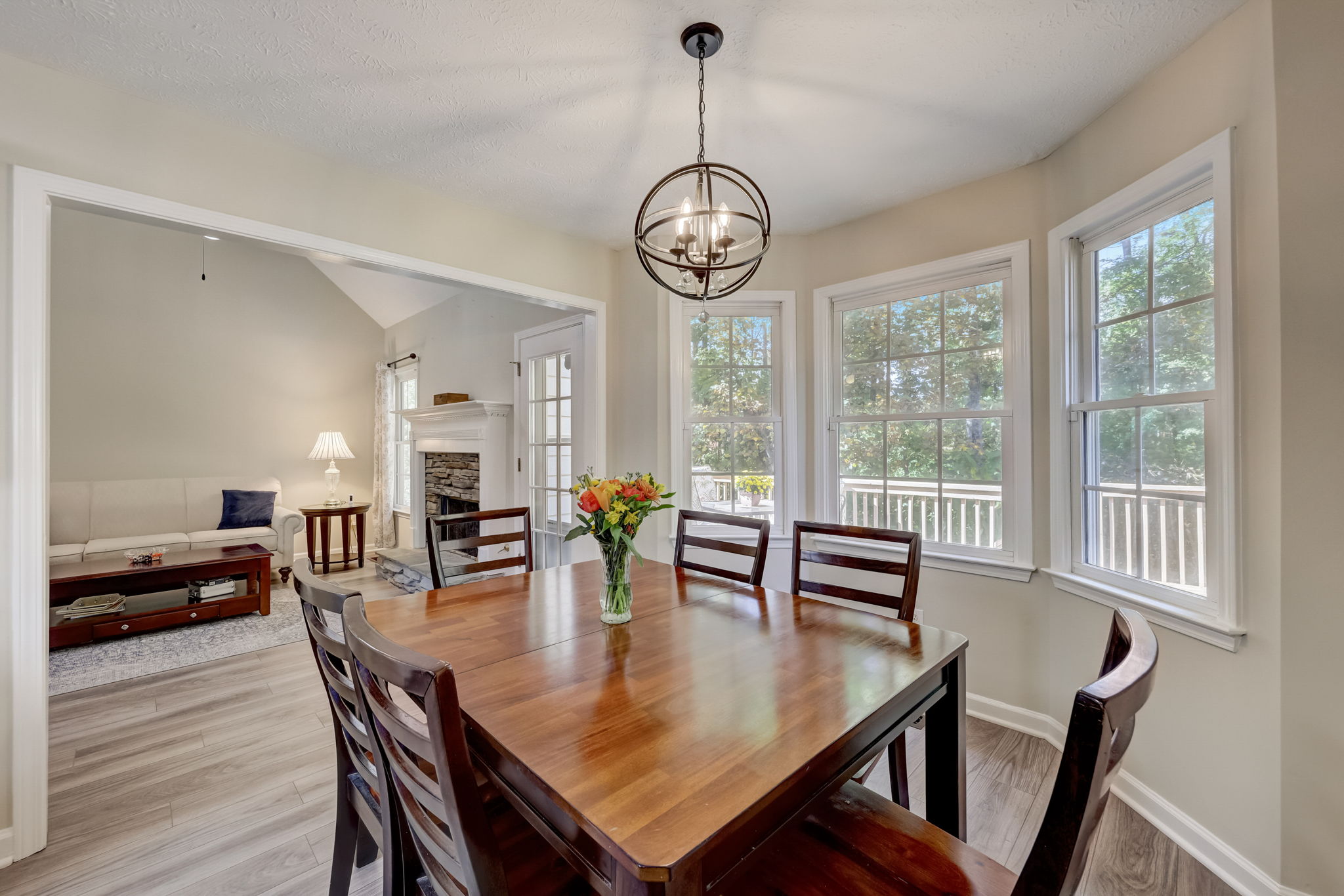 Valleyside Dr-013