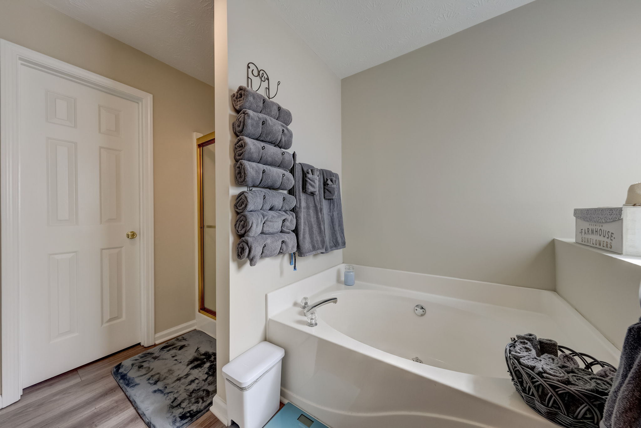 Valleyside Dr-023