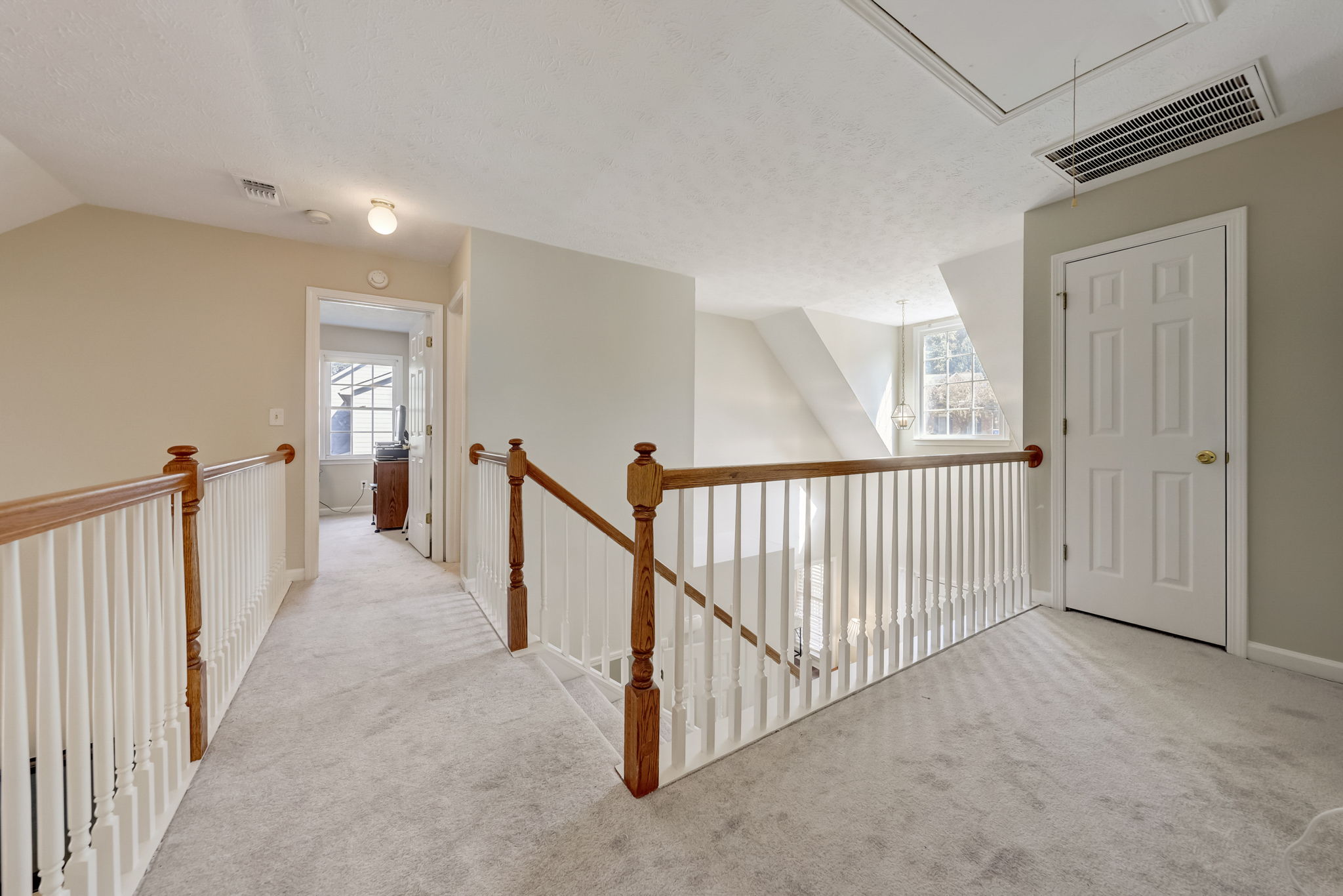 Valleyside Dr-026